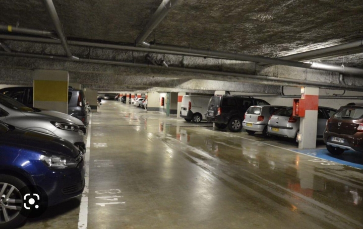  Annonces LEVALLOIS Garage / Parking | COLOMBES (92700) | 13 m2 | 15 000 € 