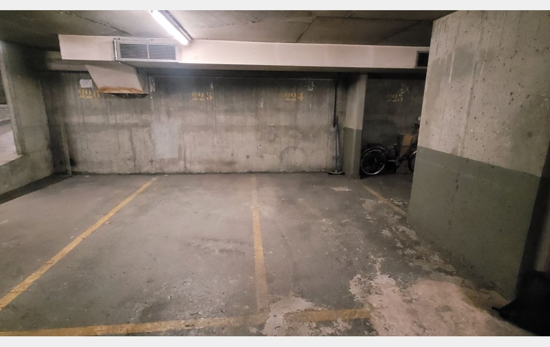 Annonces LEVALLOIS : Parking | PARIS (75016) | 17 m2 | 60 000 € 