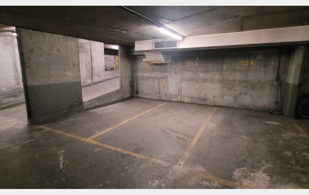 Annonces LEVALLOIS : Parking | PARIS (75016) | 17 m2 | 60 000 € 