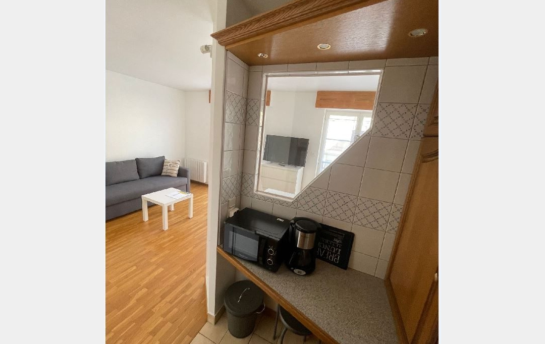 Annonces LEVALLOIS : Apartment | CHARENTON-LE-PONT (94220) | 27 m2 | 1 050 € 