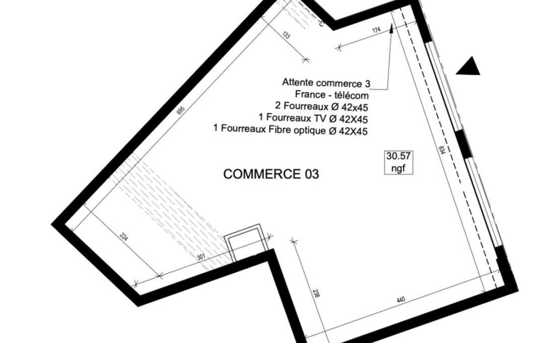 Annonces LEVALLOIS : Local / Bureau | PUTEAUX (92800) | 40 m2 | 2 717 € 