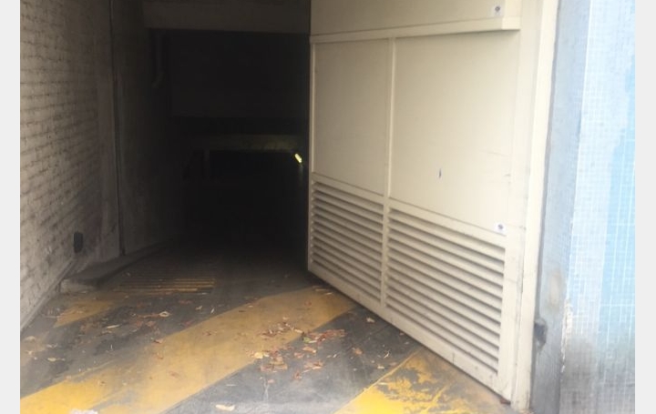  Annonces LEVALLOIS Garage / Parking | PARIS (75015) | 0 m2 | 120 € 